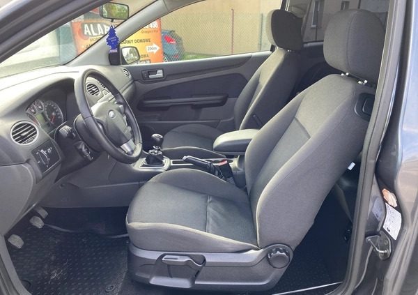 Ford Focus cena 10999 przebieg: 244000, rok produkcji 2005 z Golina małe 232